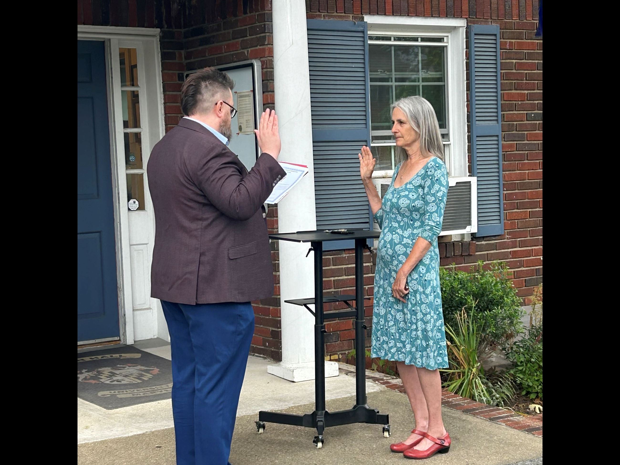 Councilmember Gathercole and Mayor Biermann in front of Town Hall