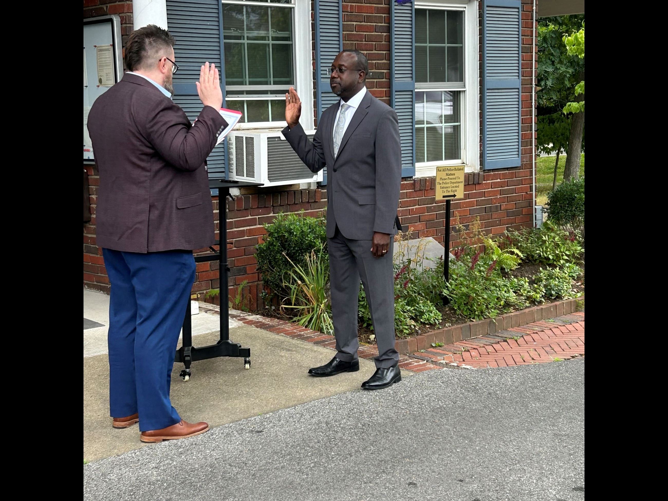 Councilmember Morgan and Mayor Biermann in front of Town Hall